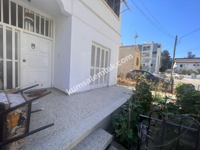 Zu verkaufen 3+1 türkische Immobilie Erdgeschosswohnung in Nikosia / Marmara Region