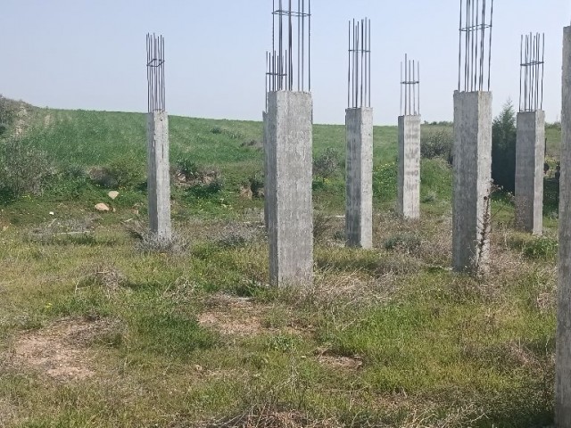 Girne'ye bağlı Dağyolu(fota) köyünde satılık yarım inşaat 