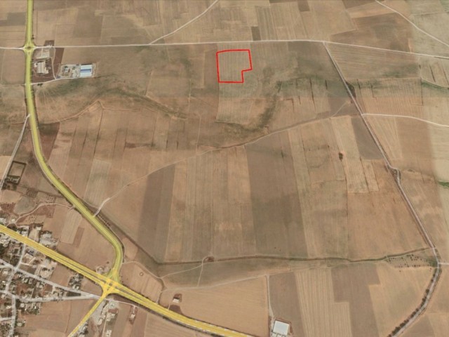 In Famagusta Dörtyol, Land Suitable for Warehouse Construction Open to Exchange with Property Ready for Electricity