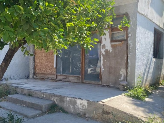 Komplett Zu Verkaufen Kyrenia Zentralgebäude ** 