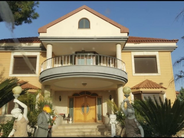 6 + 2 room villa in Kyrenia Ağırdag....Turkish title deed.within 3.5 acres.The whole of Nicosia is a