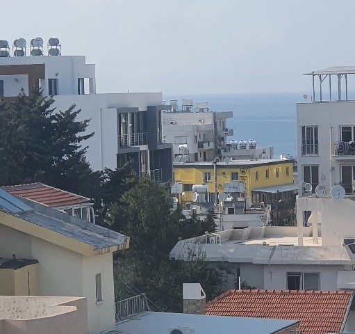 2+1 penthouse im Zentrum von Kyrenia, mit Meerblick ** 