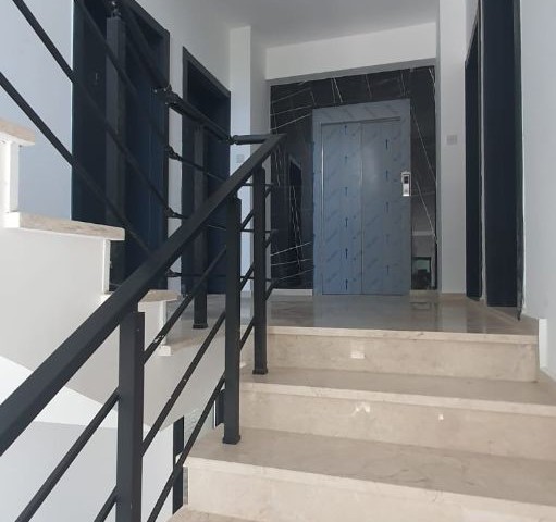 Kyrenia Ezic Lavas Haus, 85m2 Balkon, 2 + 1 Büro mit gewerblicher Genehmigung (auch Penthouse 130.000 GBP, normale Wohnungen 85.000 GBP ) ** 