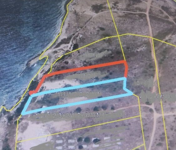 Kyrenia Karsiyakada Turkish Title Deed 10 Hektar Land geeignet für Villa oder Hotel Bau am Meer. . .