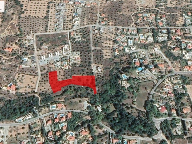 LAND FOR SALE IN GİRNE ÇATALKÖY IN A GREAT CONDITION, OPEN TO DEVELOPMENT SUITABLE FOR VILLAS AND ESTATES