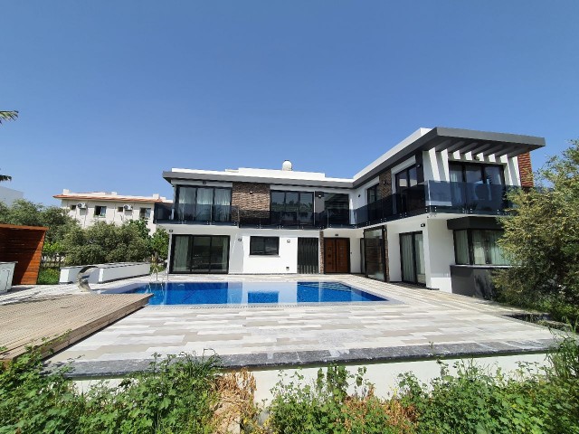 Kyrenia Edremit / Ultra Lux | Full Esyali / Villa with Pool ** 