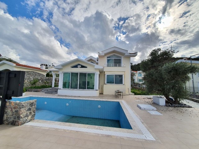 Kyrenia Alsancak; Necat British College Nachbarschaft, geeignet für Kredit, Villa mit Pool