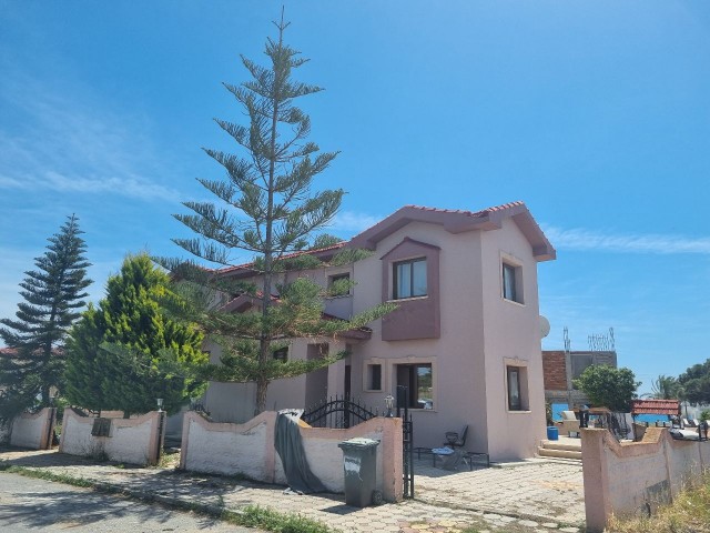 Close to main road and sea side 5 bedrooms villa for Sale with private garden 