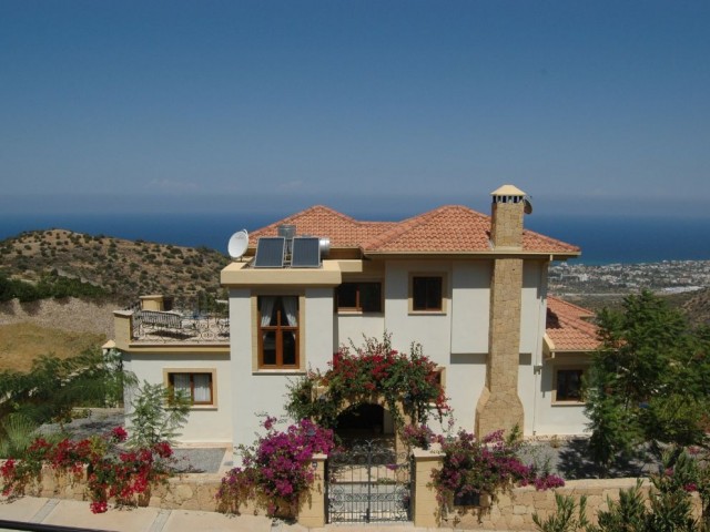 3 bedroom villa in Karmi sea and mountain Vie ① privet pool and garden .top of the NE Llogara road ** 