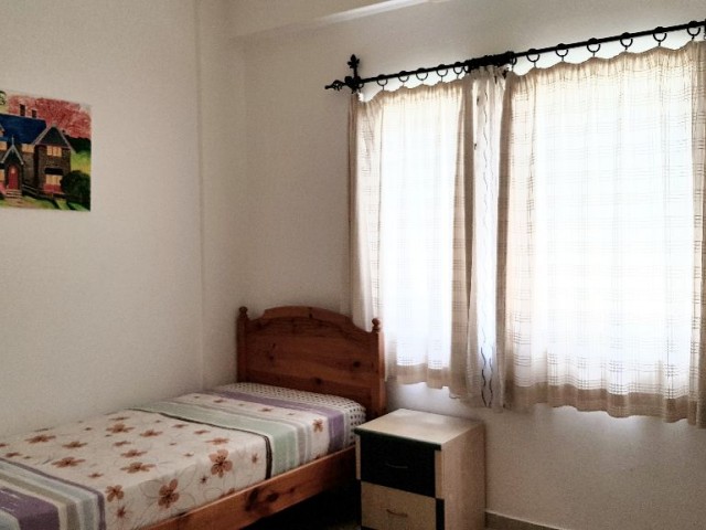 3-Zimmer-Wohnung zum Verkauf in Girne in der Nähe des Nustar-Marktes zu vermieten ** 