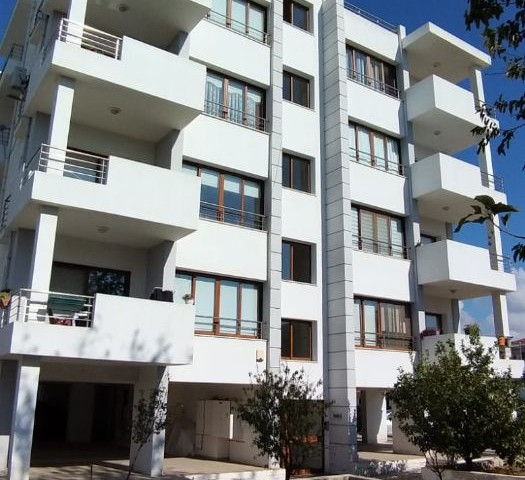 Nikosia kleine kaymaklida großer Wohnbereich ruhige Umgebung mit starker Gebäudestruktur zu verkaufen 3 + 1 2 Badezimmer Aufzug gleichwertige COB teilweise möblierte Wohnung öffnet seine Türen für Ruhe 05338445618 ** 