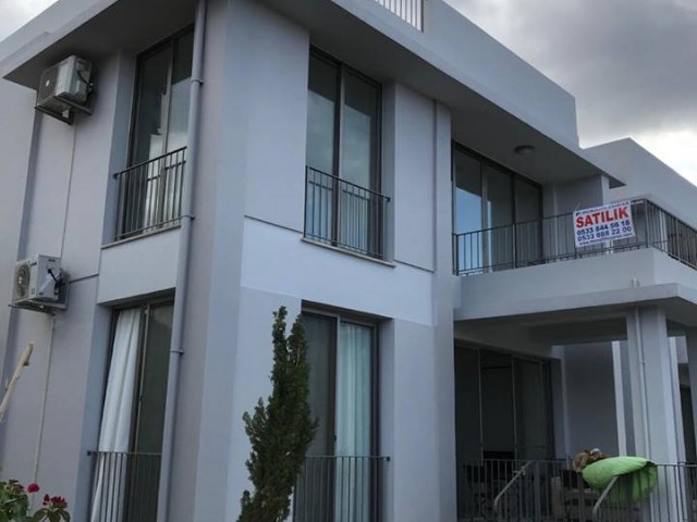 Продается новая квартира с эквивалентным названием 2 + 1 в парке Милош Алсанджак. На этом отмеченном