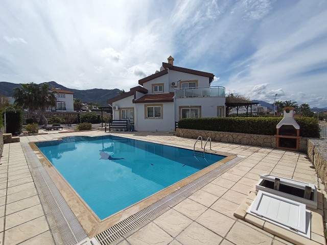 3 BEDROOM VILLA WITH POOL IN BAHCELI KYRENIA, ONLY 100M TO THE SEA !!