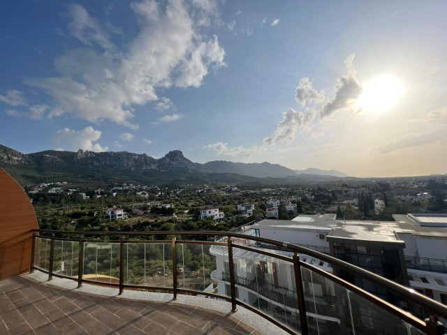 2+1 Penthouse For Rent In The Center Of Kyrenia