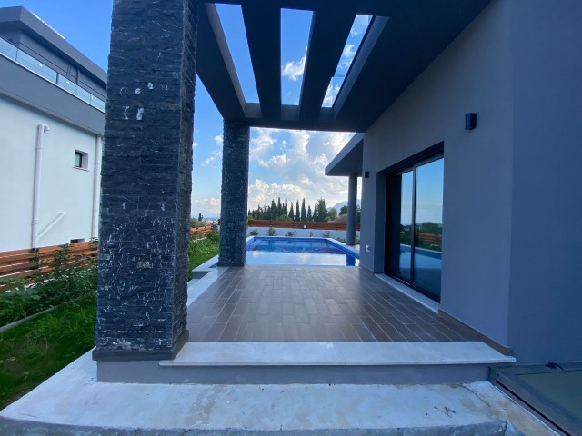 Kıbrıs Girne Doğanköy' de satılık Lüks 5+2 modern villa