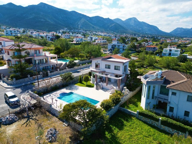 Zu verkaufen 4+1 Villa in Catalkoy, Kyrenia, Zypern ** 