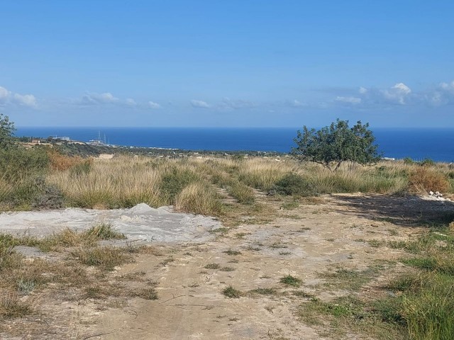 Plots for sale in Arapköy, Kyrenia with magnificent views