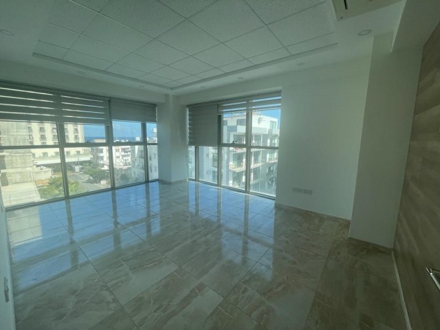 110 m2 OFFICE WITH SEA VIEW IN THE CITY