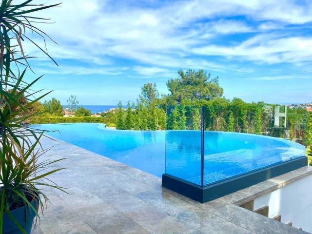 Kyrenia Edremitte Luxury Villa ** 