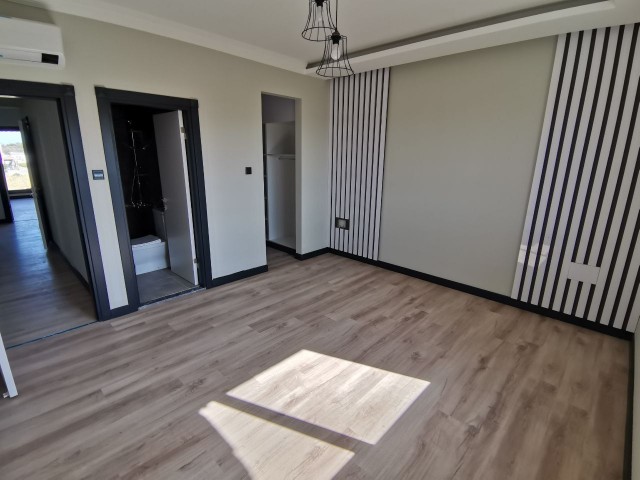 2+1 Wohnungen zu verkaufen in Yeni Bogazici neue Mini-Anlage﻿