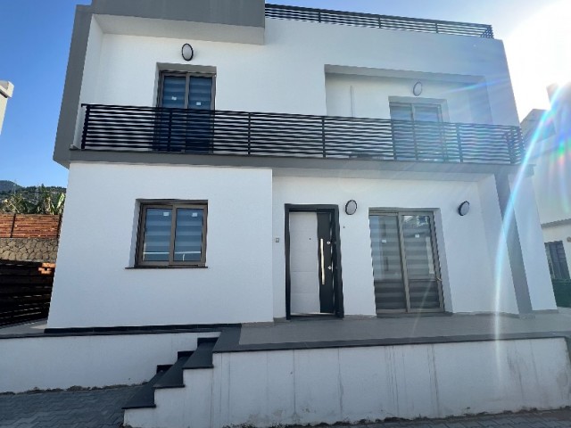 Çatalköy Kuzey Kıbrıs'ta minimum 3 günlük full eşyalı yeni  müstakil ev