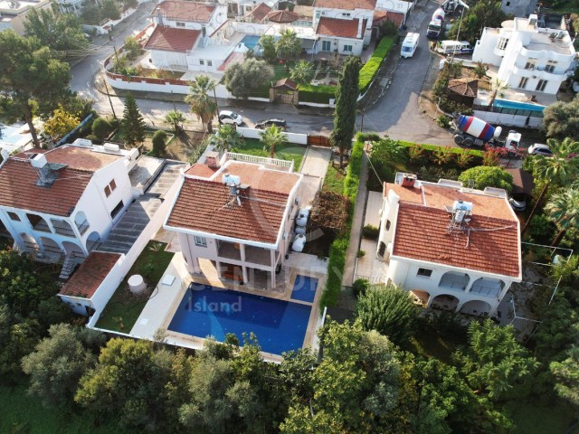 Girne Karaoğlanoğlu da Satılık 4+1 Müstakil Villa