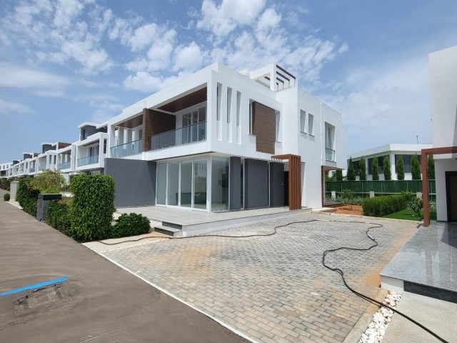 White Goods + Air Conditioned 0, 3+1 Villa for Sale in Four Seasons Life Residence