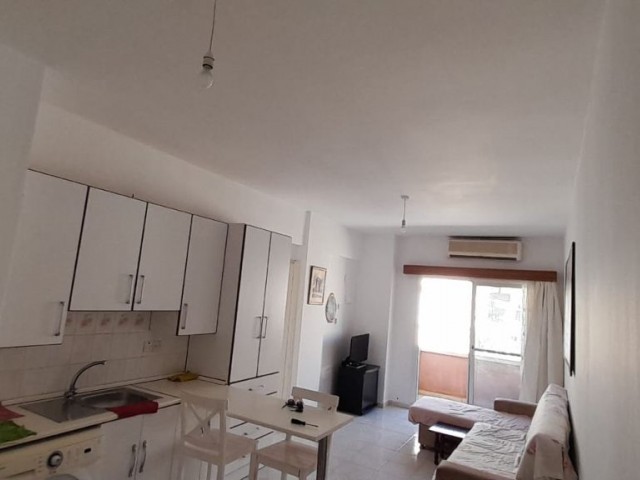 Famagusta gülseren 2 + 1 apartment for rent AYŞE KEŞ 05488547006 ** 