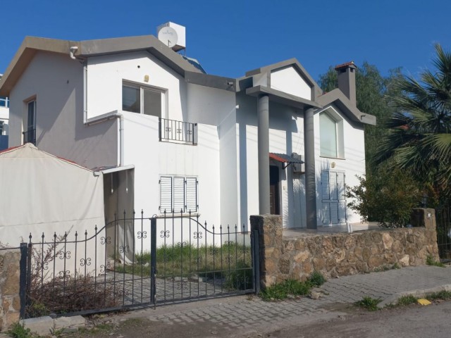 Girne Amerekin Üniversitesi Yakınında Satılık Fırsat Villa 