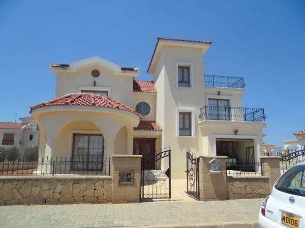 Iskele , Villa with Pool for Sale ** 
