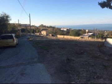 Grundstück mit Gewerbeerlaubnis im Dorf in Arapköy, Kyrenia