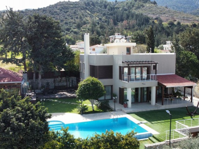 4+1 luxury villa for sale in Lapta ** 