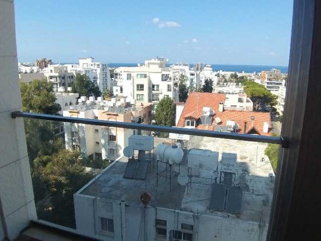 Аренда с видом на море в центре Кирении 2+1 ** 