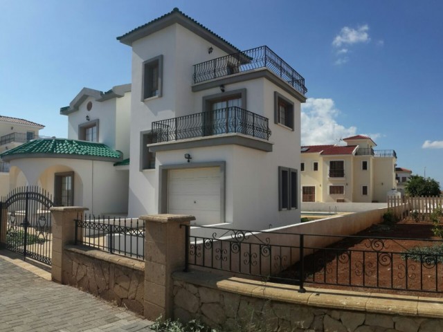 A fully detached villa with a pool in the Gardens. ** 