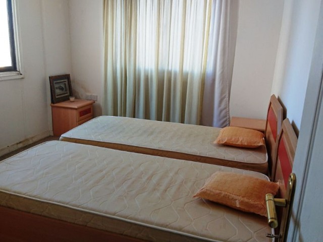 Квартира 3 + 1 на продажу в Никосии, Центральный регион, на главной дороге, с турецким титулом на право собственности ** 