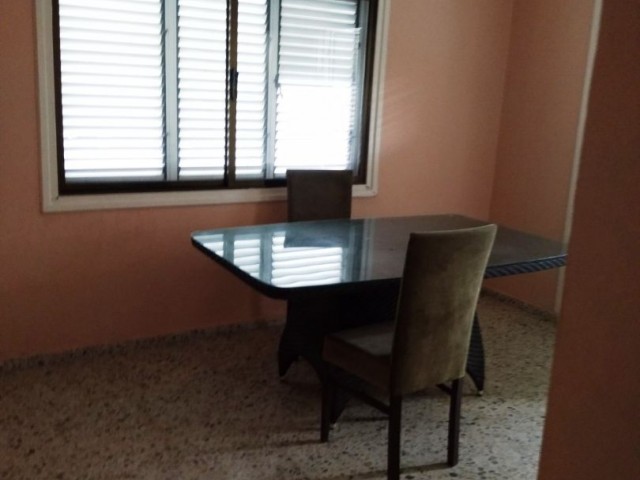 Erdgeschoss möbliert 3+1 Wohnung zur Miete in Kyrenia Centre  ** 