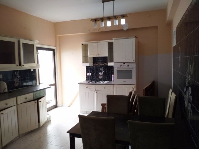 Ground floor furnished 3+1 apartment for rent in Kyrenia Center  ** 