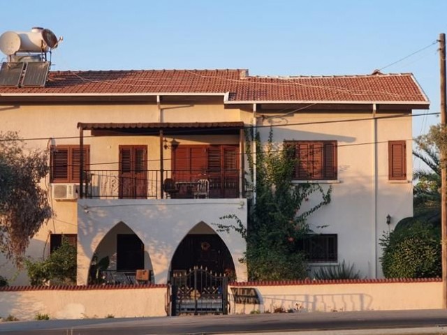 Edremit'te Ana Cadde Üzerinde TÜRK MALI 4+1 Satılık Müstakil Villa KELEPİR FİYATA ! 1310 m2 arazi iç