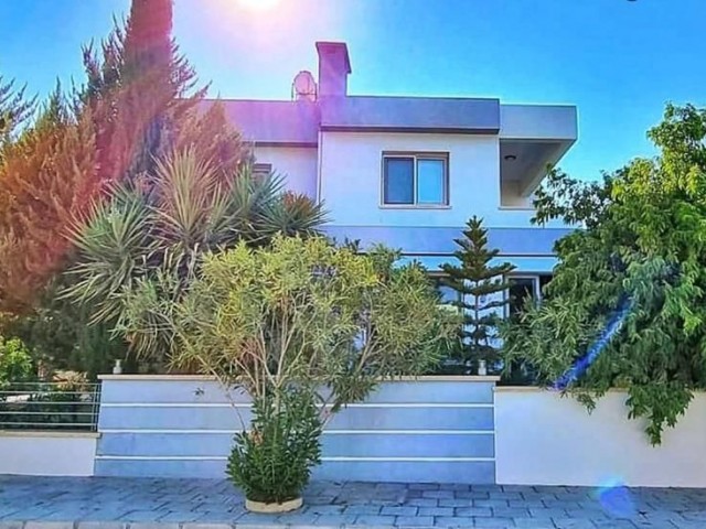 4+2 Villa with Large Garden for Sale in Nicosia-Kermiya Region ** 