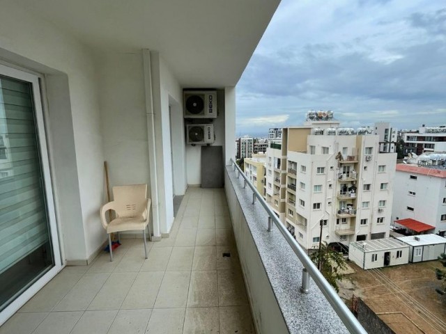Komplett möblierte 1+1 (2 wc) Wohnung zum Verkauf in einem geschlossenen Komplex in Kyrenia Centre