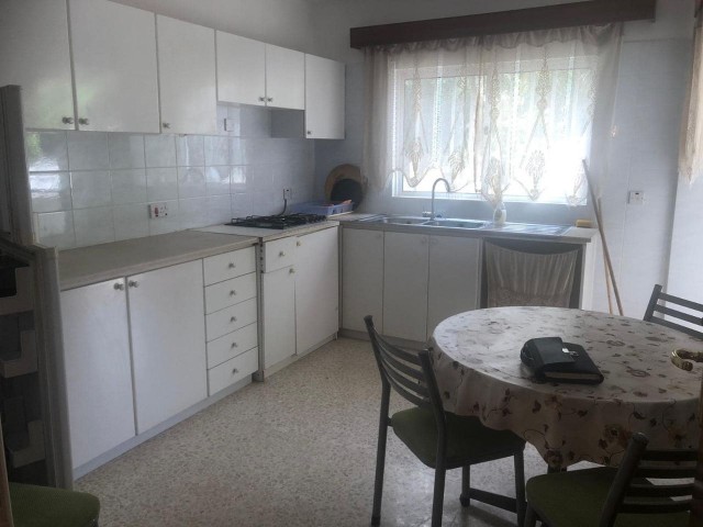 K KYRENIA AMERICAN UNIVERSITY, AS WELL AS A DETACHED HOUSE ON THE GROUND FLOOR FOR A SITE WITH A GARDEN 3+1 ** 