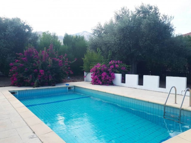 3 BEDROOM DETACHED HOUSE WITH PRIVATE POOL ON A PLOT OF 1000 M2 IN KYRENIA-ÇATALKOYDE SHAH MARKET AR