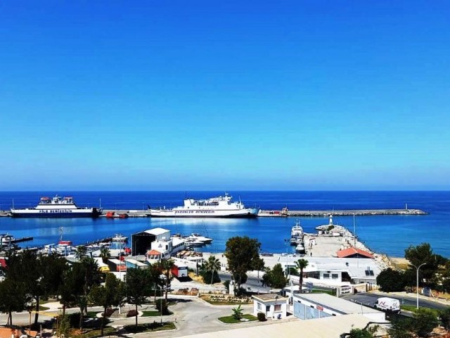 Girne-Yeni liman bölgesinde kapanmaz manzara+ yüksek kira garanti  2+1 ful eşyalı daire