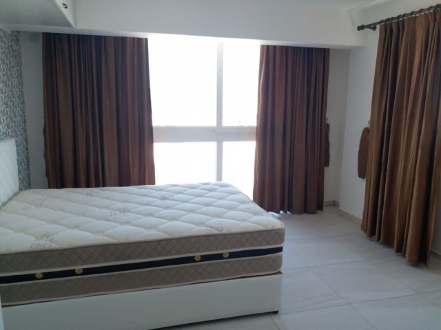 Luxus penthouse 1+1 Wohnung zum Verkauf im Zentrum von Famagusta ** 