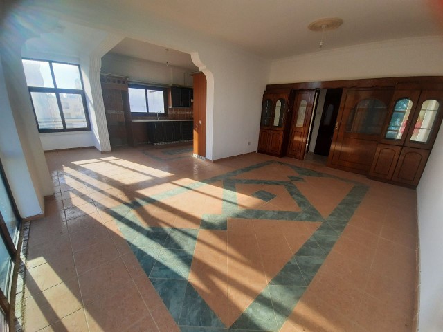 3+1 flat for sale in magusa police station ** 