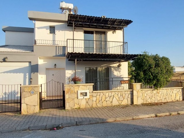 Lefkoşa Hamitköy 3+1 Site Içerisinde Satılık Villa.