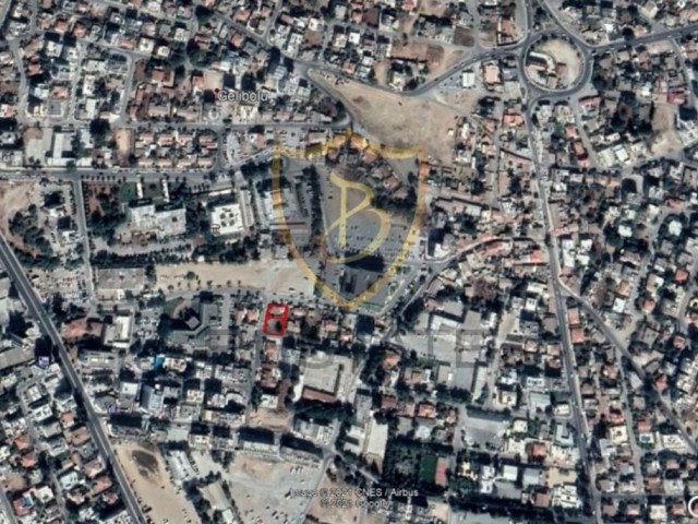 A CORNER PLOT OF 742 M2 FOR SALE IN THE DEC OF MINISTRIES OF NICOSIA !! ** 