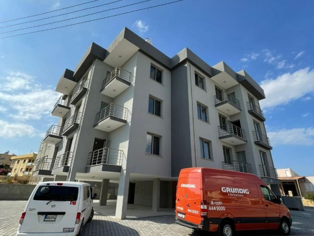 Super luxury apartment in Hamit village 10 minutes walk from Duralara market 250 stg payment 6+6 2 deposit 05338711922 05338616118 kamsel real estate ** 