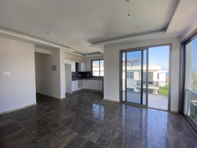 2+1 flat for sale in a complex with pool for sale in Girne/Çatalköy