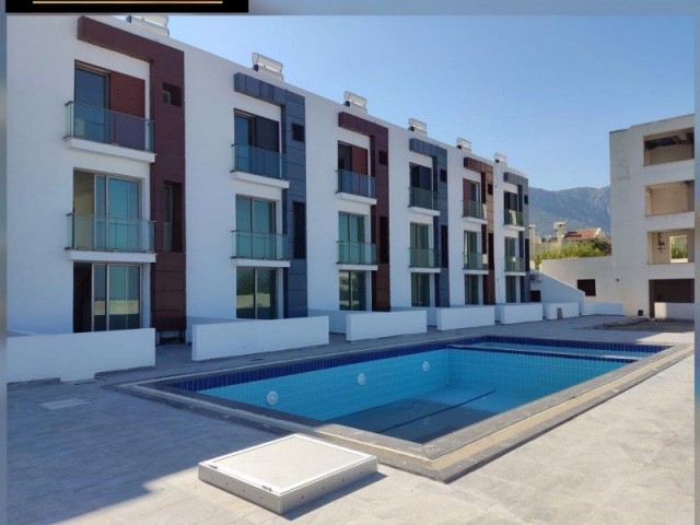 3-Schlafzimmer-Triplex-Villa zu verkaufen in der Nähe von Girne American University Karaoglanoglu (P